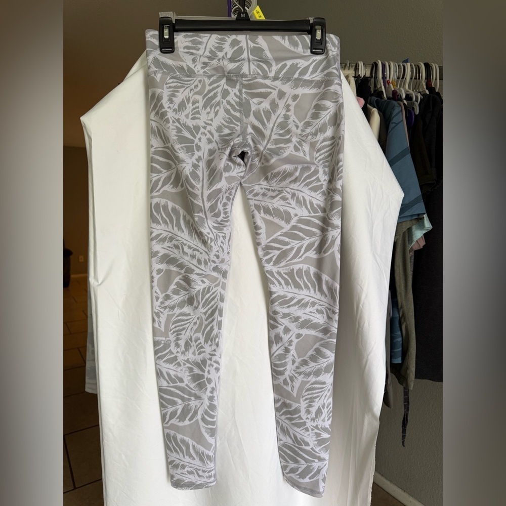 Alo Yoga 7/8‎  Palm Leaf Legging Size Small - Picture 3 of 11